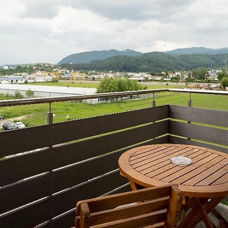 Brasov Holiday Apartments - Magenta Εξωτερικό φωτογραφία