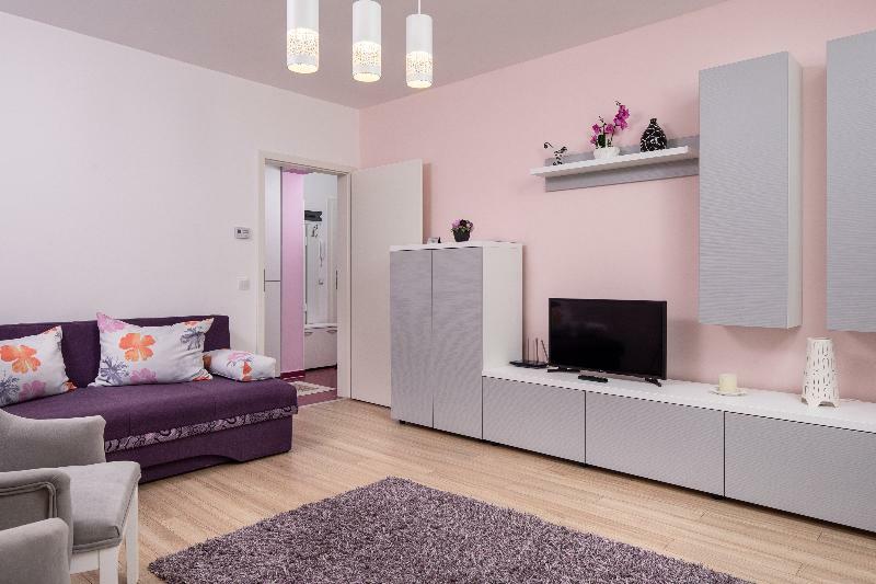 Brasov Holiday Apartments - Magenta Εξωτερικό φωτογραφία
