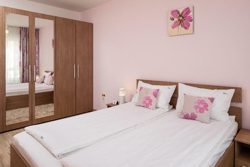 Brasov Holiday Apartments - Magenta Εξωτερικό φωτογραφία